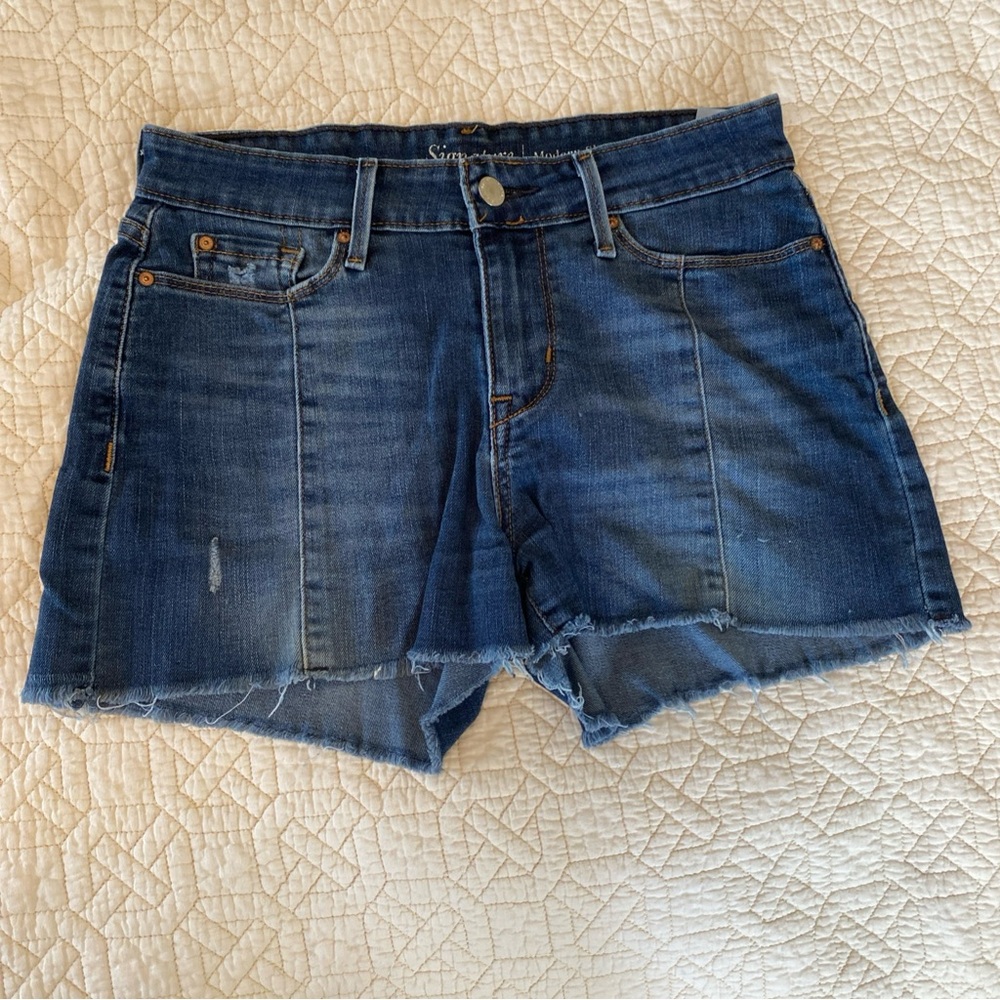 Levi’s Signature Modern Denim Jean Shorts Distressed 2 26w